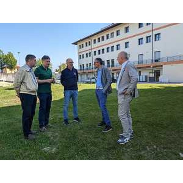 L'assessore regionale con delega alla Salute del Friuli Venezia Giulia Riccardo Riccardi (il secondo da sinistra) ad Azzano Decimo per fare il punto sullo stato di avanzamento della progettazione per il potenziamento del Distretto del Sile. - L'assessore regionale con delega alla Salute del Friuli Venezia Giulia Riccardo Riccardi (il secondo da sinistra) ad Azzano Decimo per fare il punto sullo stato di avanzamento della progettazione per il potenziamento del Distretto del Sile.