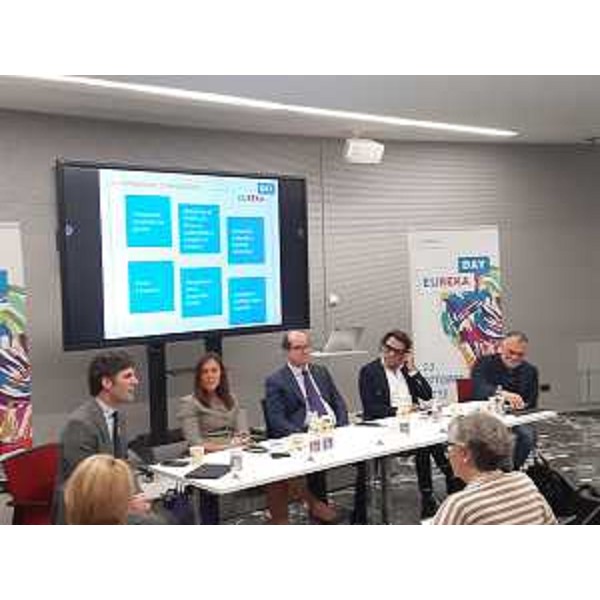 Il vicegovernatore della Regione Mario Anzil (al centro) al secondo appuntamento di Eureka Day - Il vicegovernatore della Regione Mario Anzil (al centro) al secondo appuntamento di Eureka Day