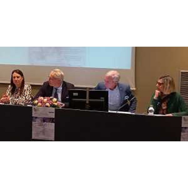 Da sinistra Manuela Celotti, il presidente Mauro Bordin, Roberto Novelli e Giusy Fabio, vicepresidente nazionale Aisf - Da sinistra Manuela Celotti, il presidente Mauro Bordin, Roberto Novelli e Giusy Fabio, vicepresidente nazionale Aisf 