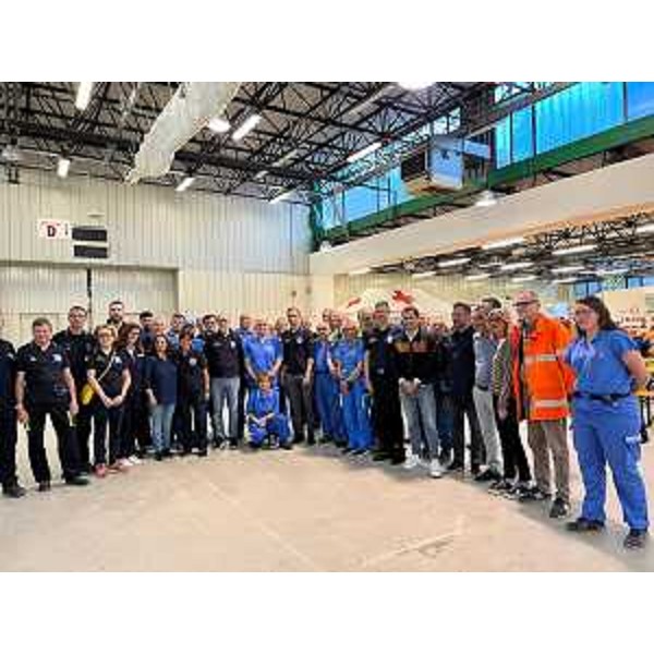 Il governatore Massimiliano Fedriga assieme allassessore regionale alla Protezione civile Riccardo Riccardi incontra nel punto di raccolta della Fiera di Forlì i volontari della Protezione civile del Friuli Venezia Giulia impegnati nelle operazioni di aiuto nei territori colpiti dalle alluvioni in Emilia-Romagna. - Il governatore Massimiliano Fedriga assieme allassessore regionale alla Protezione civile Riccardo Riccardi incontra nel punto di raccolta della Fiera di Forlì i volontari della Protezione civile del Friuli Venezia Giulia impegnati nelle operazioni di aiuto nei territori colpiti dalle alluvioni in Emilia-Romagna.