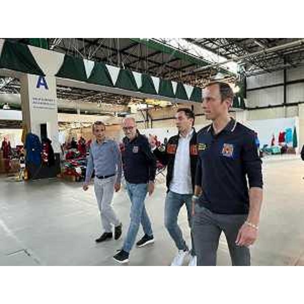 Il governatore Massimiliano Fedriga assieme allassessore regionale alla Protezione civile Riccardo Riccardi incontra nel punto di raccolta della Fiera di Forlì i volontari della Protezione civile del Friuli Venezia Giulia impegnati nelle operazioni di aiuto nei territori colpiti dalle alluvioni in Emilia-Romagna. - Il governatore Massimiliano Fedriga assieme allassessore regionale alla Protezione civile Riccardo Riccardi incontra nel punto di raccolta della Fiera di Forlì i volontari della Protezione civile del Friuli Venezia Giulia impegnati nelle operazioni di aiuto nei territori colpiti dalle alluvioni in Emilia-Romagna.