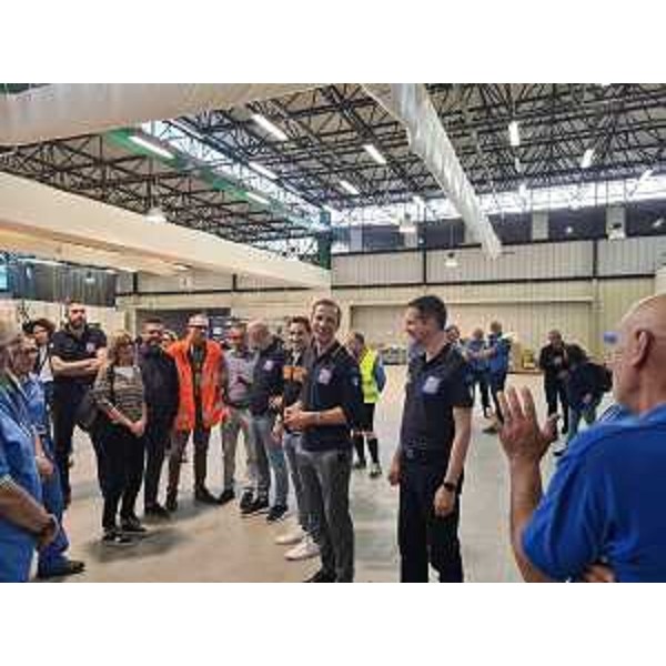 Il governatore Massimiliano Fedriga assieme allassessore regionale alla Protezione civile Riccardo Riccardi incontra nel punto di raccolta della Fiera di Forlì i volontari della Protezione civile del Friuli Venezia Giulia impegnati nelle operazioni di aiuto nei territori colpiti dalle alluvioni in Emilia-Romagna. - Il governatore Massimiliano Fedriga assieme allassessore regionale alla Protezione civile Riccardo Riccardi incontra nel punto di raccolta della Fiera di Forlì i volontari della Protezione civile del Friuli Venezia Giulia impegnati nelle operazioni di aiuto nei territori colpiti dalle alluvioni in Emilia-Romagna.