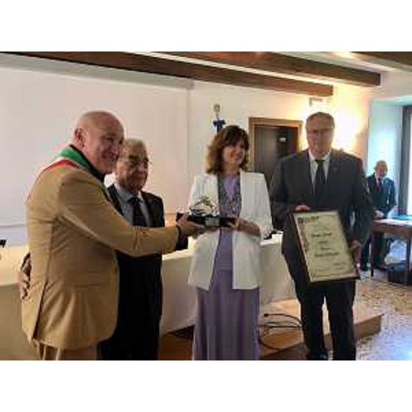 Ancora da sinistra: il vicesindaco di Manzano, Lorenzo Alessio, il presindente di Unci, Carlo del Vecchio, la dottoressa Paola Ventruto e il presindente del Cr Mauro Bordin - Ancora da sinistra: il vicesindaco di Manzano, Lorenzo Alessio, il presindente di Unci, Carlo del Vecchio, la dottoressa Paola Ventruto e il presindente del Cr Mauro Bordin