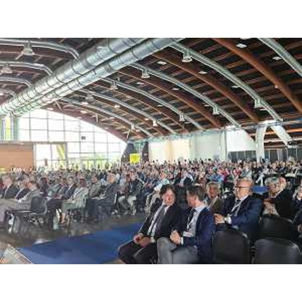 L'assessore regionale alle Attività produttive e turismo Sergio Emidio Bini all'Assemblea di Banca Ter - L'assessore regionale alle Attività produttive e turismo Sergio Emidio Bini all'Assemblea di Banca Ter