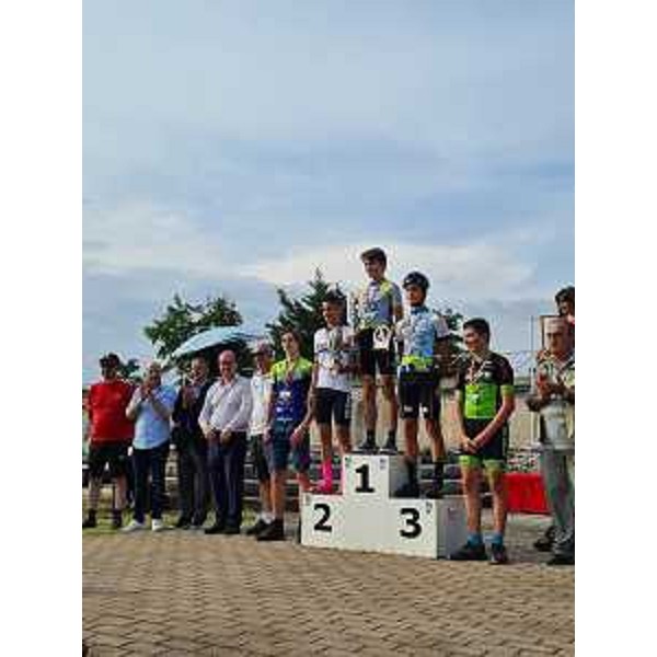 Il vicegovernatore Mario Anzil alle premiazioni delle gare ciclistiche 6° Memorial Venier Asco e 23° Memorial Pressacco Pasqualino - Il vicegovernatore Mario Anzil alle premiazioni delle gare ciclistiche 6° Memorial Venier Asco e 23° Memorial Pressacco Pasqualino