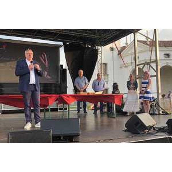 Da sinistra: il presidente del Cr, Mauro Bordin, Valter Pezzarini, presindete di Unpli Fvg, il sindaco di Codroipo, Guido Nardini, Katty Faion, la consigliera comunale Alessandra Dario - Da sinistra: il presidente del Cr, Mauro Bordin, Valter Pezzarini, presindete di Unpli Fvg, il sindaco di Codroipo, Guido Nardini, Katty Faion, la consigliera comunale Alessandra Dario 