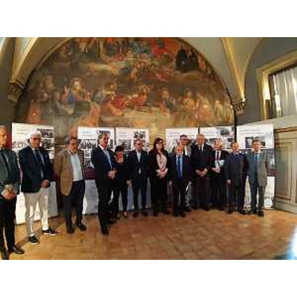 Le autorità presenti nel salone del Cenacolo a Roma per l'inaugurazione della mostra "Ierimo, semo, saremo" - Le autorità presenti nel salone del Cenacolo a Roma per l'inaugurazione della mostra "Ierimo, semo, saremo"