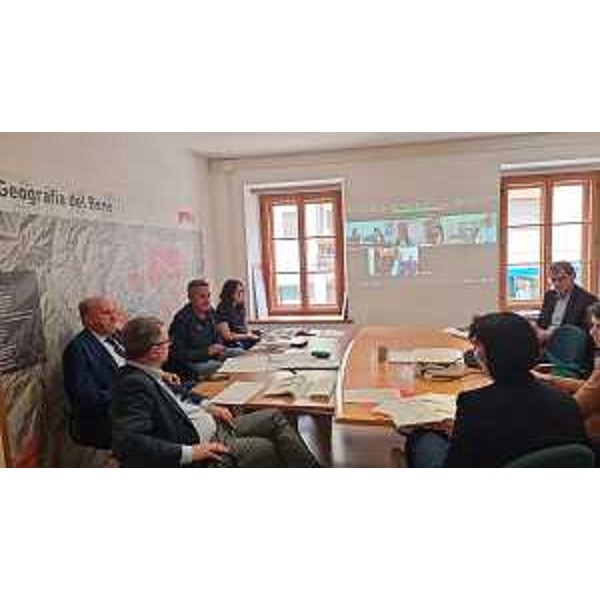 Stefano Zannier (secondo da sinistra) presiede il cda della Fondazione Dolomiti Unesco a Cortina d'Ampezzo - Stefano Zannier (secondo da sinistra) presiede il cda della Fondazione Dolomiti Unesco a Cortina d'Ampezzo