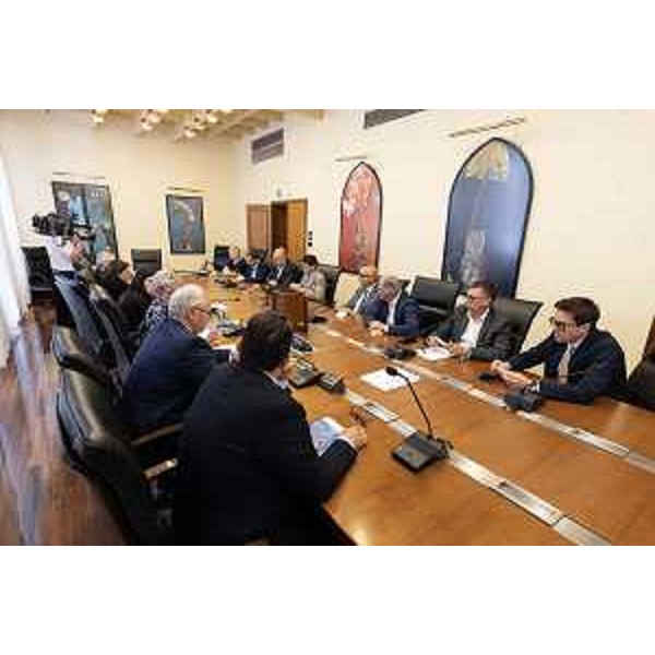 Un momento della votazione per il presidente del Comitato, sotto la guida del presidente del Cr, Mauro Bordin - Un momento della votazione per il presidente del Comitato, sotto la guida del presidente del Cr, Mauro Bordin