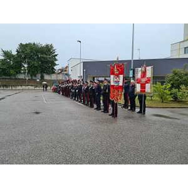 Un momento della cerimonia per i festeggiamenti dei 209 anni di fondazione dell'Arma dei Carabinieri nel Comando provinciale di Pordenone - Un momento della cerimonia per i festeggiamenti dei 209 anni di fondazione dell'Arma dei Carabinieri nel Comando provinciale di Pordenone