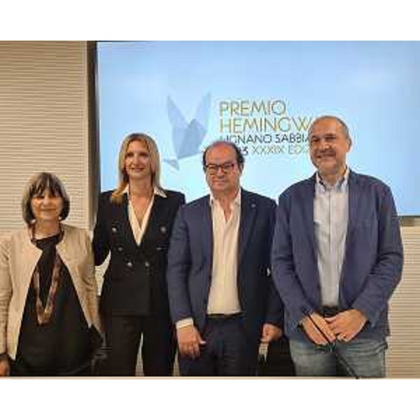 Il vicegovernatore del Friuli Venezia Giulia Mario Anzil alla presentazione dei vincitori del Premio Hemingway con il presidente della Giuria Alberto Garlini, il sindaco di Lignano Sabbiadoro Laura Giorgi e la consigliera delegata alla Cultura Donatella Pasquin - Il vicegovernatore del Friuli Venezia Giulia Mario Anzil alla presentazione dei vincitori del Premio Hemingway con il presidente della Giuria Alberto Garlini, il sindaco di Lignano Sabbiadoro Laura Giorgi e la consigliera delegata alla Cultura Donatella Pasquin