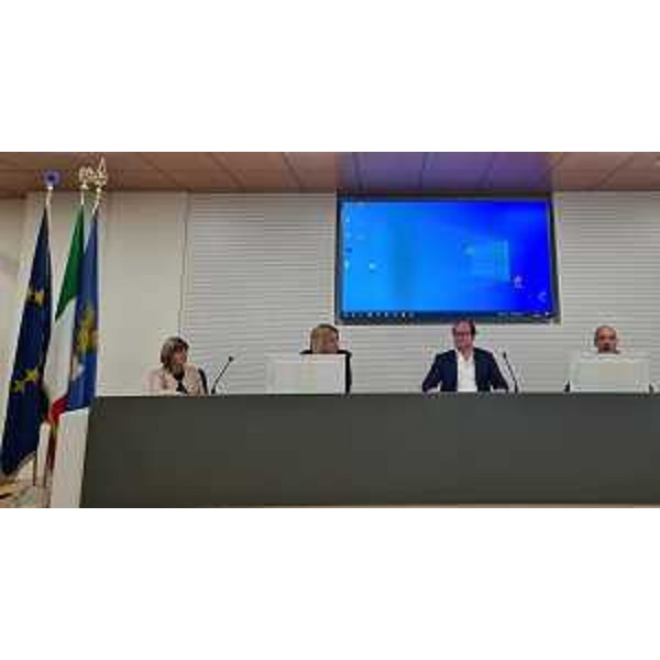 Il vicegovernatore del Friuli Venezia Giulia Mario Anzil alla presentazione dei vincitori del Premio Hemingway con il presidente della Giuria Alberto Garlini, il sindaco di Lignano Sabbiadoro Laura Giorgi e la consigliera delegata alla Cultura Donatella Pasquin - Il vicegovernatore del Friuli Venezia Giulia Mario Anzil alla presentazione dei vincitori del Premio Hemingway con il presidente della Giuria Alberto Garlini, il sindaco di Lignano Sabbiadoro Laura Giorgi e la consigliera delegata alla Cultura Donatella Pasquin