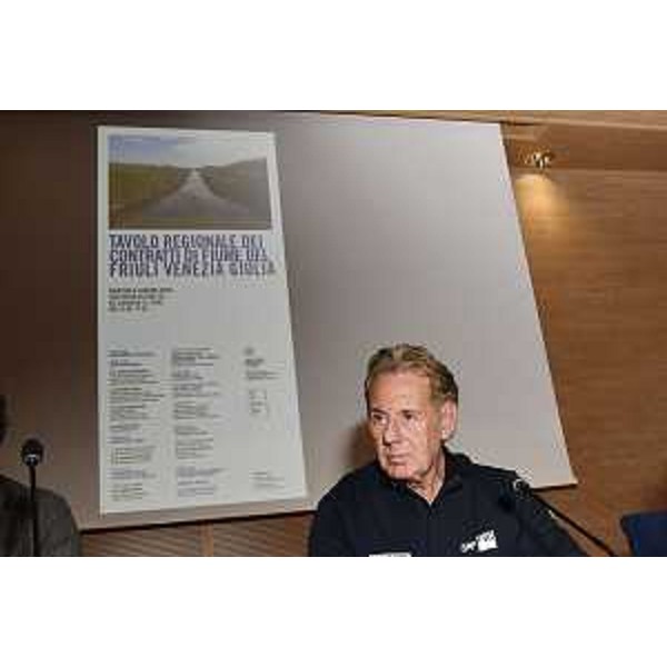 Lassessore regionale alla Difesa dellambiente, energia e sviluppo sostenibile Fabio Scoccimarro al tavolo regionale dei contratti di fiume - Udine, 6 giugno 2023 - Lassessore regionale alla Difesa dellambiente, energia e sviluppo sostenibile Fabio Scoccimarro al tavolo regionale dei contratti di fiume - Udine, 6 giugno 2023