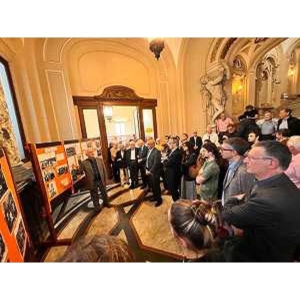 La mostra fotografica dedicata a don Marzari. - La mostra fotografica dedicata a don Marzari.