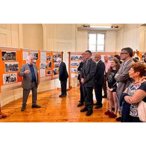 La mostra fotografica dedicata a don Marzari. - La mostra fotografica dedicata a don Marzari.