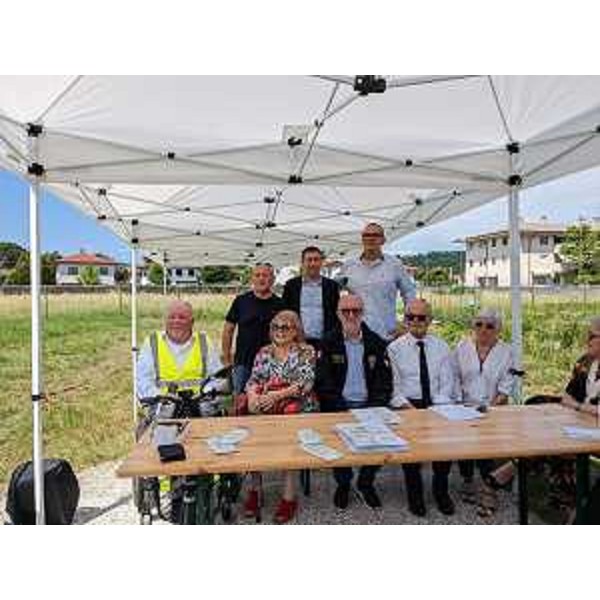 AL centro della foto l'assessore Riccardi - AL centro della foto l'assessore Riccardi