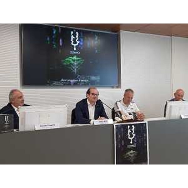 Il vicegovernatore con delega alla Cultura Mario Anzil, al centro, alla presentazione del festival Risonanze - Il vicegovernatore con delega alla Cultura Mario Anzil, al centro, alla presentazione del festival Risonanze