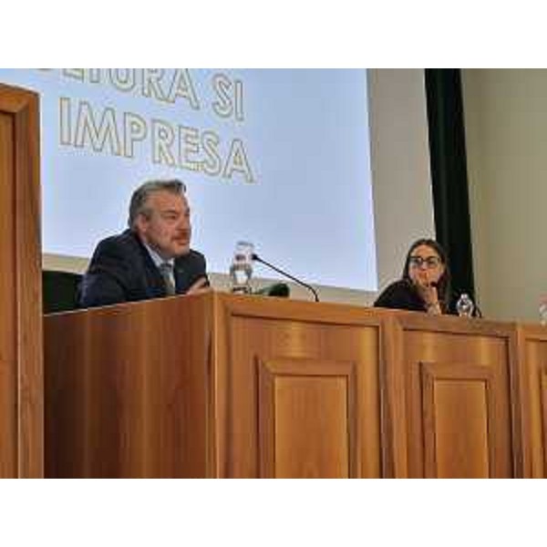 Diego Bernardis (Fp) interviene durante l'evento goriziano - Diego Bernardis (Fp) interviene durante l'evento goriziano