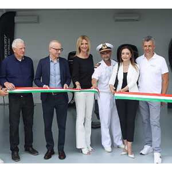 Maddalena Spagnolo (Lega) protagonista del taglio del nastro - Maddalena Spagnolo (Lega) protagonista del taglio del nastro