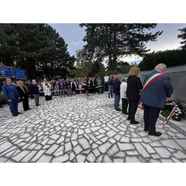 La deposizione delle corone d'alloro ai Caduti del lapidario - La deposizione delle corone d'alloro ai Caduti del lapidario