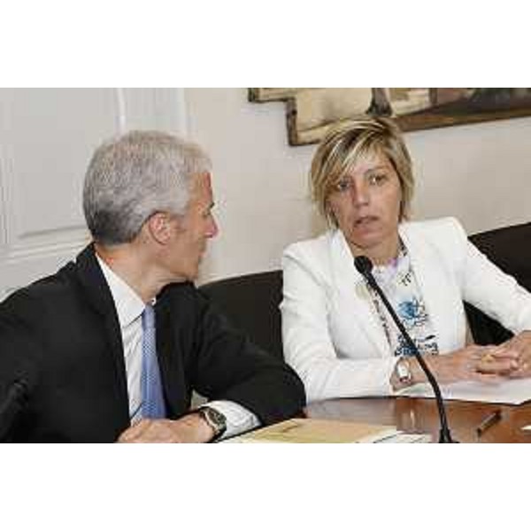 L'assessore Barbara Zilli durante la riunione di Giunta - L'assessore Barbara Zilli durante la riunione di Giunta