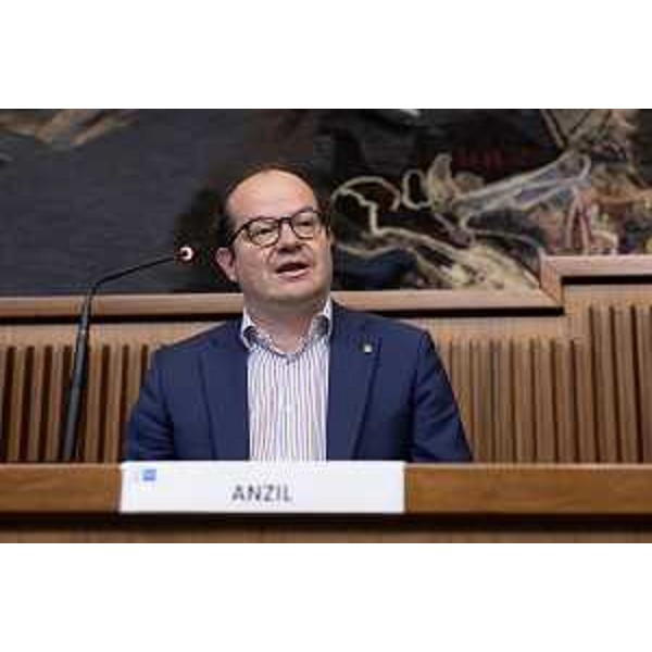 Mario Anzil, vicegovernatore con delega a Cultura e Sport - Mario Anzil, vicegovernatore con delega a Cultura e Sport