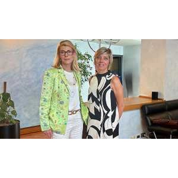 L'assessore regionale alle Finanze Barbara Zilli (a destra) con il presidente di Friulia Federica Seganti - L'assessore regionale alle Finanze Barbara Zilli (a destra) con il presidente di Friulia Federica Seganti