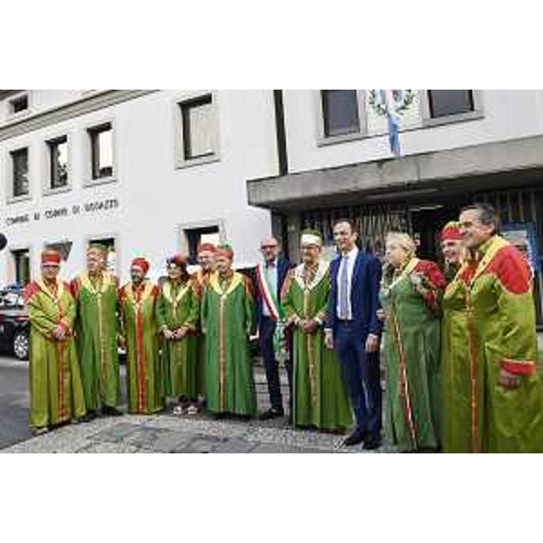 Il governatore del Friuli Venezia Giulia Massimiliano Fedriga all'apertura della 52esima Fiera dei vini di Corno di Rosazzo. - Il governatore del Friuli Venezia Giulia Massimiliano Fedriga all'apertura della 52esima Fiera dei vini di Corno di Rosazzo.