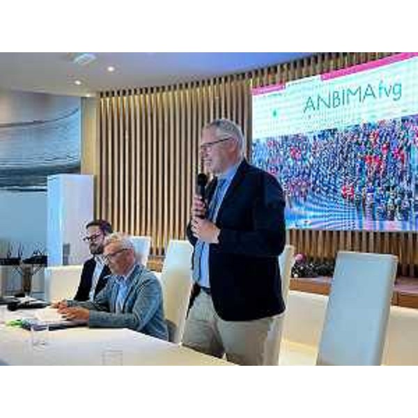 L'intervento del presidente del Cr Fvg, Mauro Bordin, a Lignano Sabbiadoro - L'intervento del presidente del Cr Fvg, Mauro Bordin, a Lignano Sabbiadoro