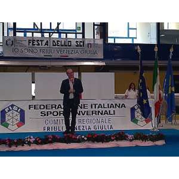 Il vicegovernatore della Regione con delega a Cultura e sport Mario Anzil alla Festa dello Sci 2023 - Il vicegovernatore della Regione con delega a Cultura e sport Mario Anzil alla Festa dello Sci 2023