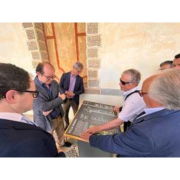 Il vicegovernatore del Friuli Venezia Giulia Mario Anzil durante la presentazione della mappa tattile che da oggi rende completamente fruibile Villa Manin agli ipovedenti. - Il vicegovernatore del Friuli Venezia Giulia Mario Anzil durante la presentazione della mappa tattile che da oggi rende completamente fruibile Villa Manin agli ipovedenti.