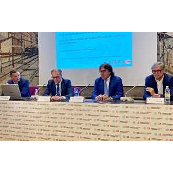 L'intervento dell'assessore regionale Sergio Emidio Bini alla presentazione del bilancio di Confidi Friuli nella sede della Camera di Commercio di Pordenone e Udine - L'intervento dell'assessore regionale Sergio Emidio Bini alla presentazione del bilancio di Confidi Friuli nella sede della Camera di Commercio di Pordenone e Udine