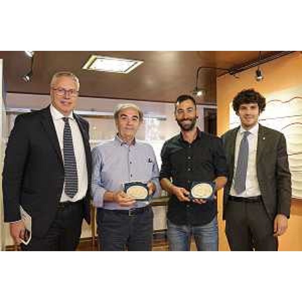 La consegna del sigillo del Consiglio regionale ai fotografi Roberto Gardonio e Lorenzo Franco Santin - Silvano Trieste 2023-06-21 Consiglio Regionale ph Massimo Silvano