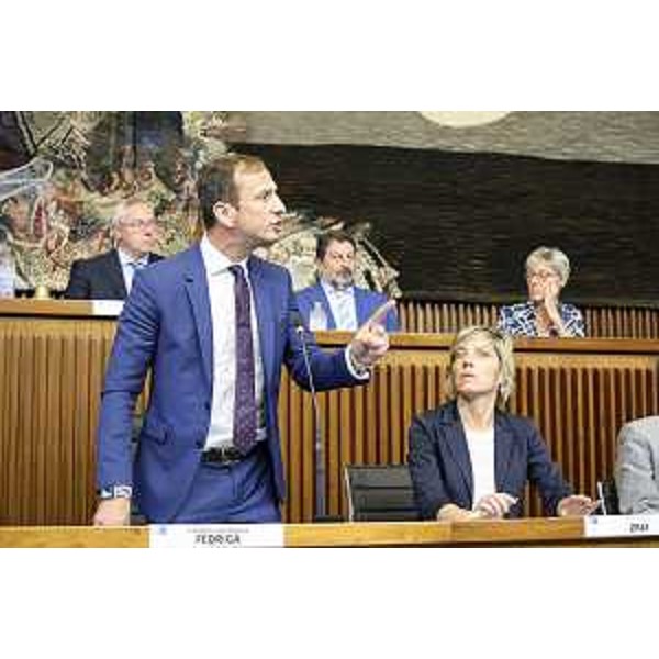 Il governatore Fvg, Massimiliano Fedriga, biasima il consigliere Honsell per essere rimasto seduto durante il minuto di silenzio - Silvano Trieste 2023-06-22 Consiglio Regionale FVG ph Massimo Silvano