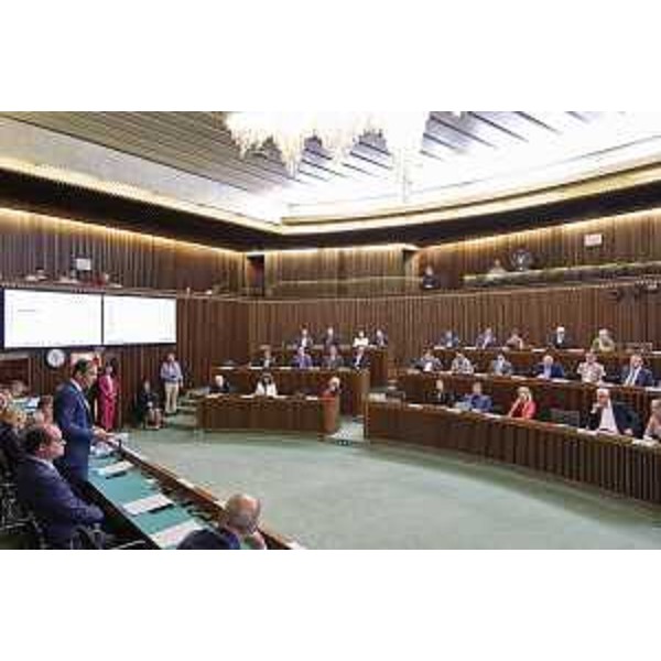 L'aula durante il minuto di silenzio per l'ex presidente del Consiglio - Silvano Trieste 2023-06-22 Consiglio Regionale FVG ph Massimo Silvano