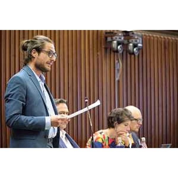 Enrico Bullian (Patto-Civica) propone la sua valutazione pro-censura - Silvano Trieste 2023-06-22 Consiglio Regionale FVG ph Massimo Silvano