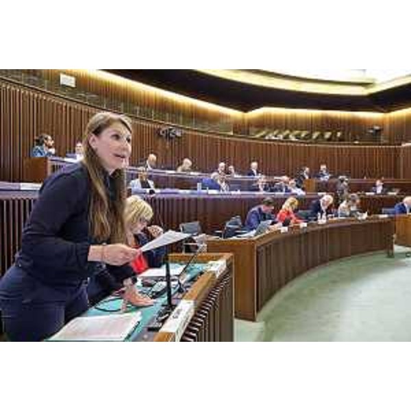 Rosaria Capozzi (M5S), capogruppo del Misto - Silvano Trieste 2023-06-22 Consiglio Regionale FVG ph Massimo Silvano