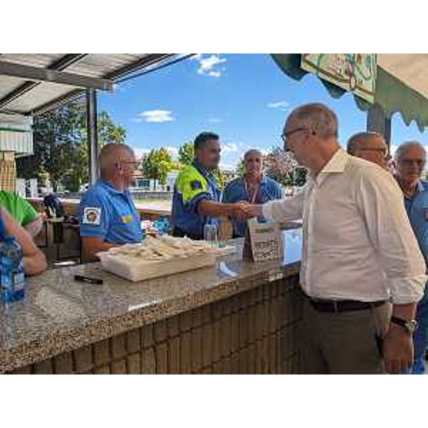 L'assessore Riccardi alla festa di chiusura del campo estivo per ragazzi della protezione civile a Mortegliano - L'assessore Riccardi alla festa di chiusura del campo estivo per ragazzi della protezione civile a Mortegliano