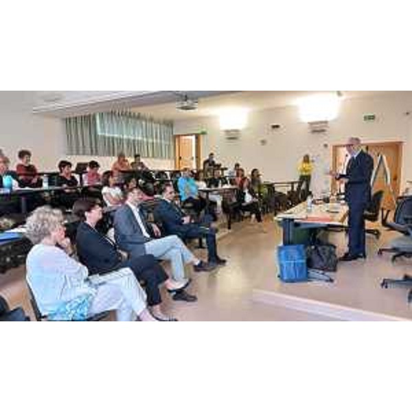 Lassessore regionale alla Salute del Friuli Venezia Giulia Riccardo Riccardi a Udine alla conclusione del primo corso regionale per infermieri di famiglia o comunità - Lassessore regionale alla Salute del Friuli Venezia Giulia Riccardo Riccardi a Udine alla conclusione del primo corso regionale per infermieri di famiglia o comunità