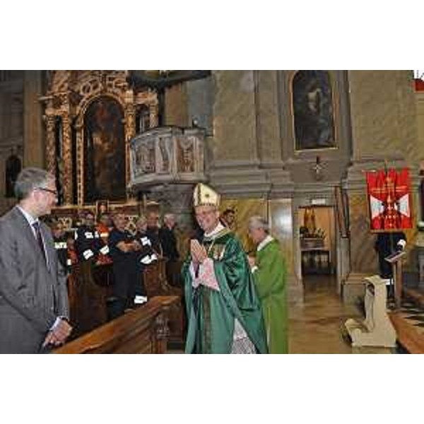 L'arcivescovo di Trieste mons. Trevisi al termine della Santa Messa celebrata a Santa Maria Maggiore - L'arcivescovo di Trieste mons. Trevisi al termine della Santa Messa celebrata a Santa Maria Maggiore