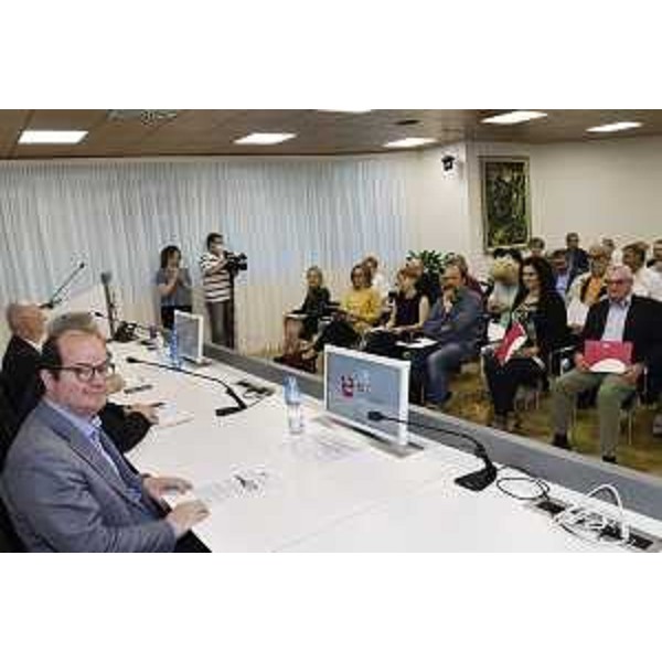 Il vicegovernatore con delega alla Cultura, Mario Anzil, alla conferenza stampa di presentazione della nuova stagione dell'Ert. - Il vicegovernatore con delega alla Cultura, Mario Anzil, alla conferenza stampa di presentazione della nuova stagione dell'Ert.