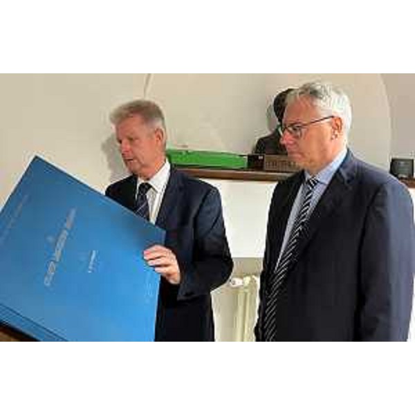 Il presidente Bordin con Vicario nel corso della visita - Il presidente Bordin con Vicario nel corso della visita