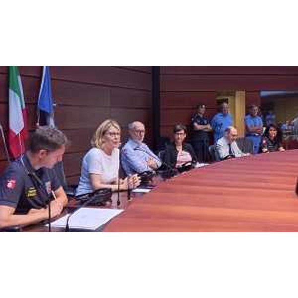 Al tavolo tra gli altri, oltre all'assessore Riccardi, anche il sottosegretario di Stato Sandra Savino - Al tavolo tra gli altri, oltre all'assessore Riccardi, anche il sottosegretario di Stato Sandra Savino