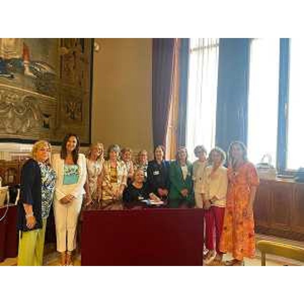 Le presidenti regionali delle Commissioni pari opportunità in Sala Regina; al centro, seduta, Dusy Marcolin, presidente Crpo Fvg - Le presidenti regionali delle Commissioni pari opportunità in Sala Regina; al centro, seduta, Dusy Marcolin, presidente Crpo Fvg