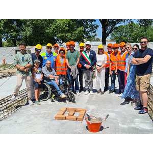 L'assessore Roberti ad Aquileia per la posa della prima pietra del nuovo poliambulatorio - L'assessore Roberti ad Aquileia per la posa della prima pietra del nuovo poliambulatorio