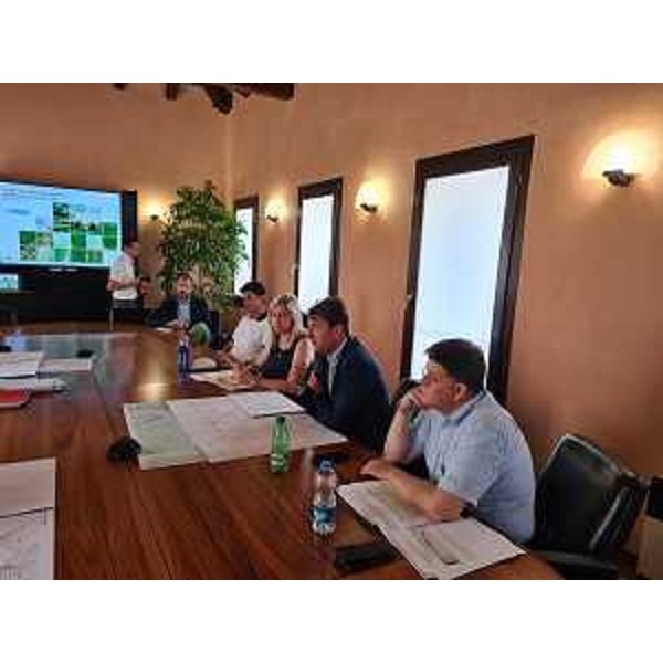 L'assessore Cristina Amirante, a destra al centro del tavolo, alla sua destra il sindaco di Pasiano Edi Piccinin. - L'assessore Cristina Amirante, a destra al centro del tavolo, alla sua destra il sindaco di Pasiano Edi Piccinin.