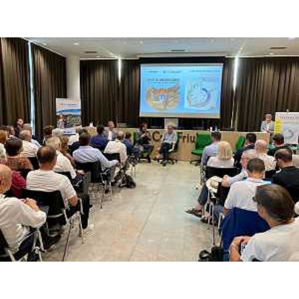 Un momento dell'incontro nella sede di CrediFriuli a Udine - Un momento dell'incontro nella sede di CrediFriuli a Udine