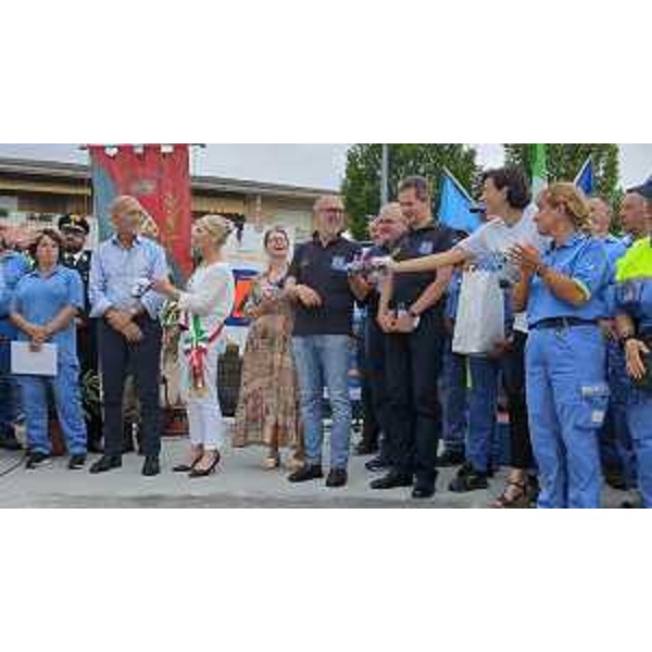 L'assessore regionale con delega alla Protezione civile del Friuli Venezia Giulia Riccardo Riccardi intervenuto a Remanzacco in occasione della serata organizzata per ringraziare tutti i volontari di protezione civile e i funzionari della Pcr Fvg che hanno preso parte alla missione in Emilia Romagna, "Romagna Mia", promossa anche per raccogliere fondi a favore delle popolazioni colpite dalla calamità tramite una cena di beneficenza. - L'assessore regionale con delega alla Protezione civile del Friuli Venezia Giulia Riccardo Riccardi intervenuto a Remanzacco in occasione della serata organizzata per ringraziare tutti i volontari di protezione civile e i funzionari della Pcr Fvg che hanno preso parte alla missione in Emilia Romagna, "Romagna Mia", promossa anche per raccogliere fondi a favore delle popolazioni colpite dalla calamità tramite una cena di beneficenza. 