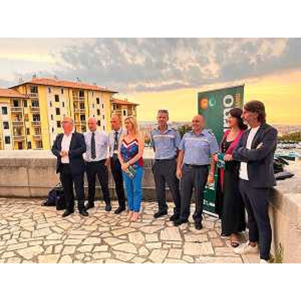 Lassessore regionale alle Infrastrutture e trasporti Cristina Amirante alla presentazione del nuovo servizio di autobus a chiamata di Tpl Fvg - Lassessore regionale alle Infrastrutture e trasporti Cristina Amirante alla presentazione del nuovo servizio di autobus a chiamata di Tpl Fvg 