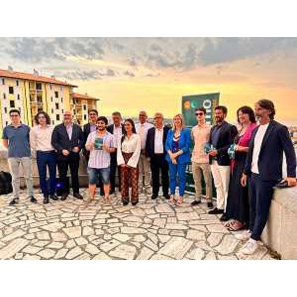 Lassessore regionale alle Infrastrutture e trasporti Cristina Amirante alla presentazione del nuovo servizio di autobus a chiamata di Tpl Fvg - Lassessore regionale alle Infrastrutture e trasporti Cristina Amirante alla presentazione del nuovo servizio di autobus a chiamata di Tpl Fvg 